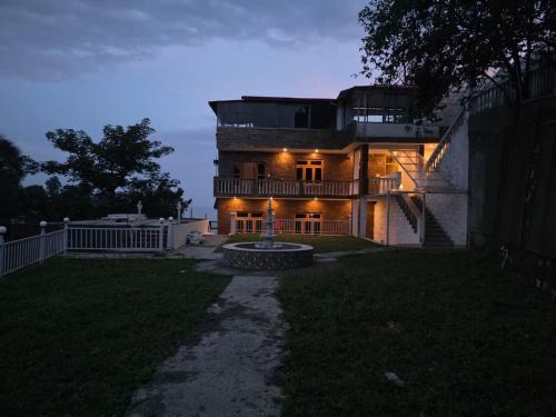 Bhimtal Apartment | Pi Palace