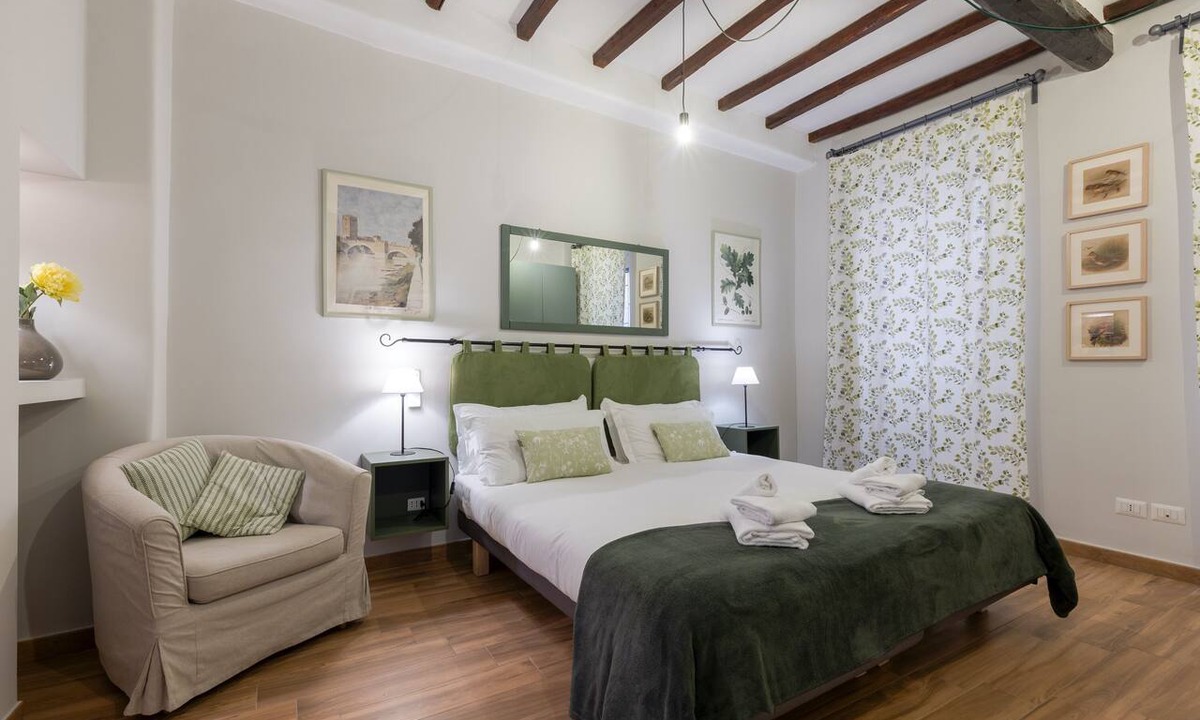 Roman Ghetto Apartment | Piazza dei Satiri Studio | Perfect location in Campo de' Fiori