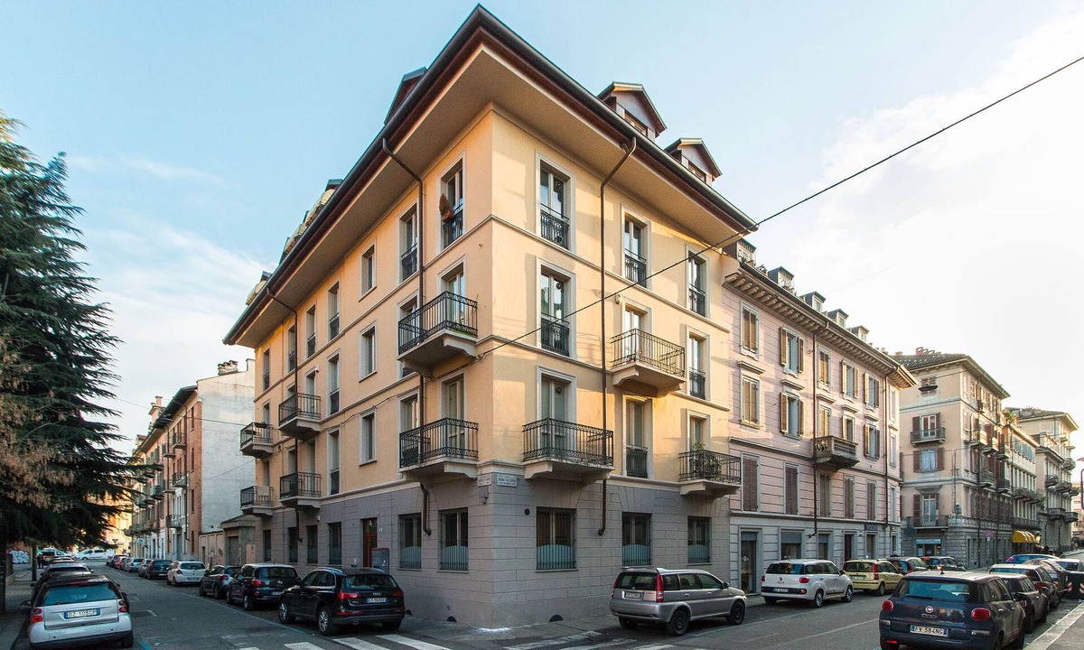 San Donato Apartment | Piazza Statuto Functional Studio