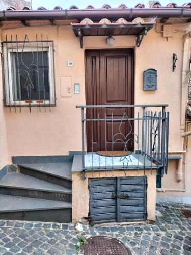 Valentano Apartment | Piazza Varese