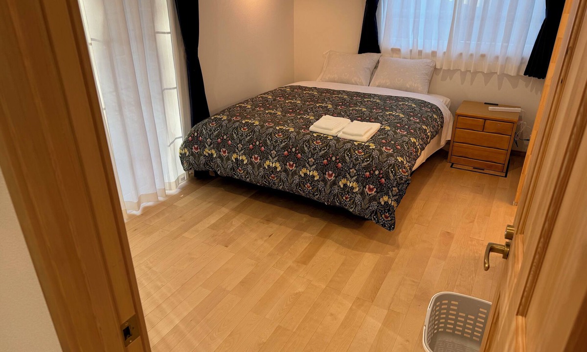 Yamanakako Cabin | Piccolo Mondo - Beautiful 7 bedroom lodge in lovely Yamanakako - BBQ/Onsen Bath