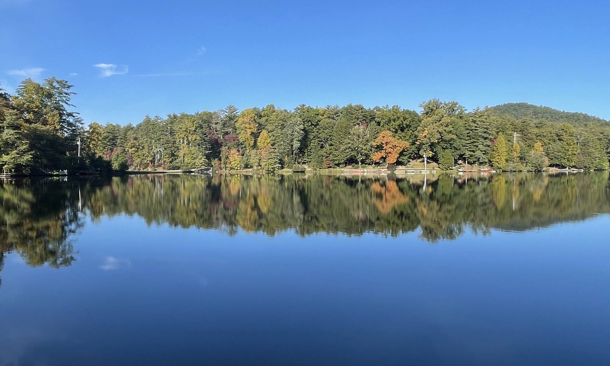 Mountain Rest House | Picturesque Mountain Rest Lake Cabin on the lake with private dock!