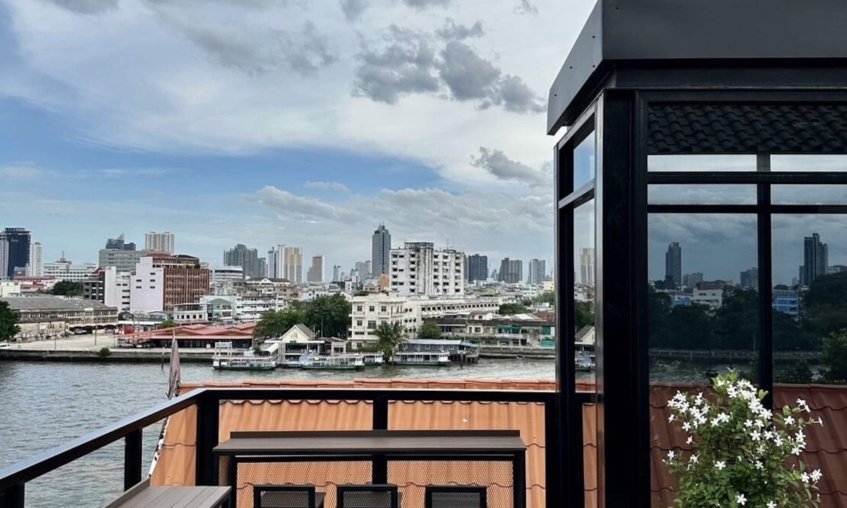 Chakkrawat Hostel | PIER 808 Hostel