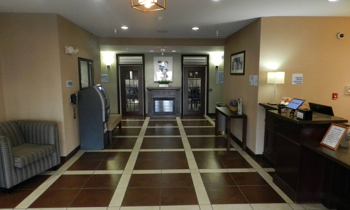 Le Roy Hotel | Pike Inn Le Roy - Bloomington Southeast Area
