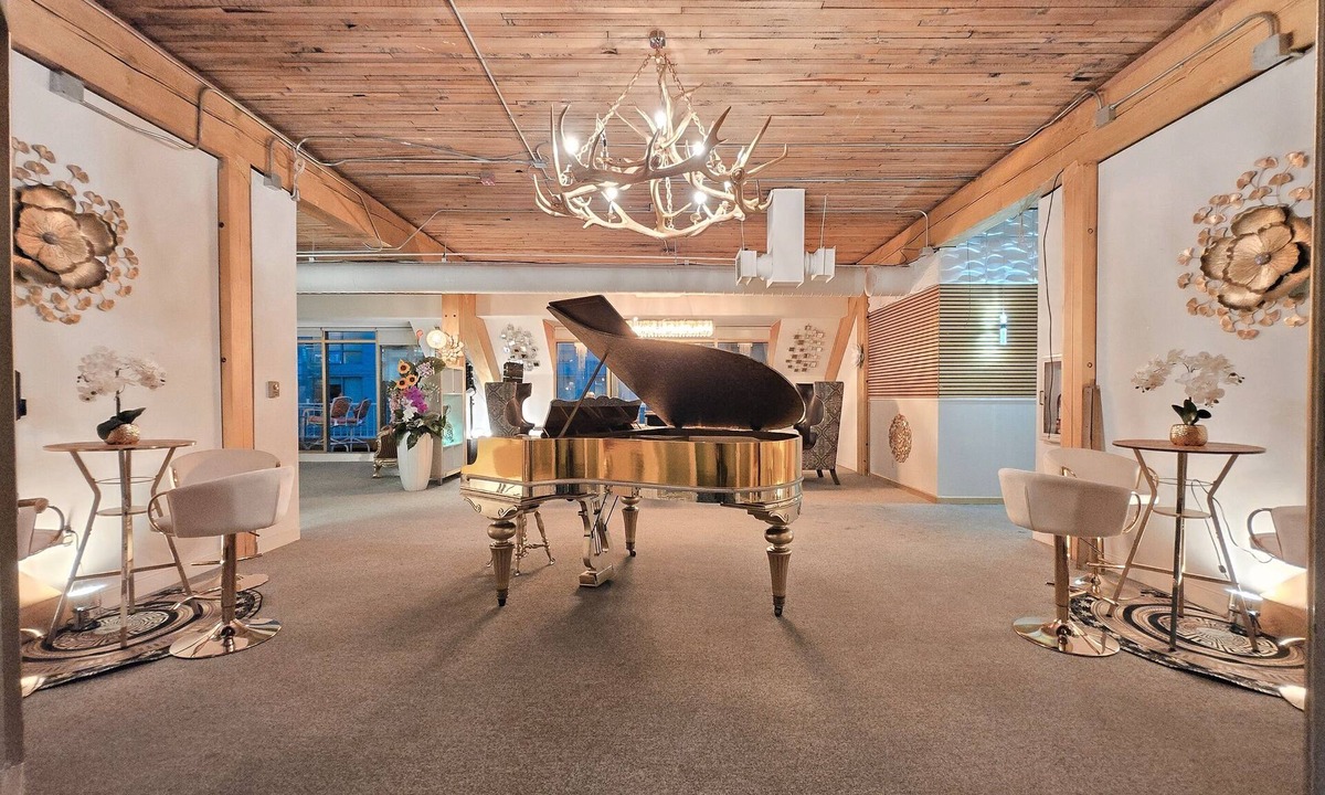 Belltown Apartment | Pike Market Millionaire’s Escape – 2BR Sky Summit