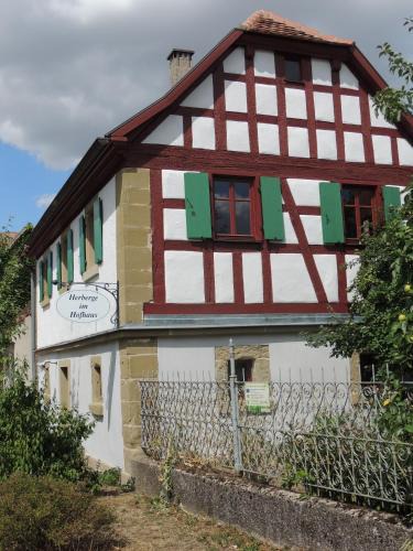 Binzwangen House | Pilger- und Radlerherberge Herberge im Hofhaus