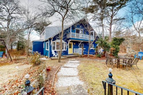 Cedar Bushes House | Pilgrim Paradise