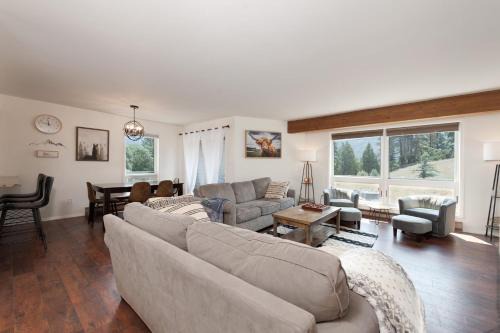 Durango House | Pine Acres - Unit 102