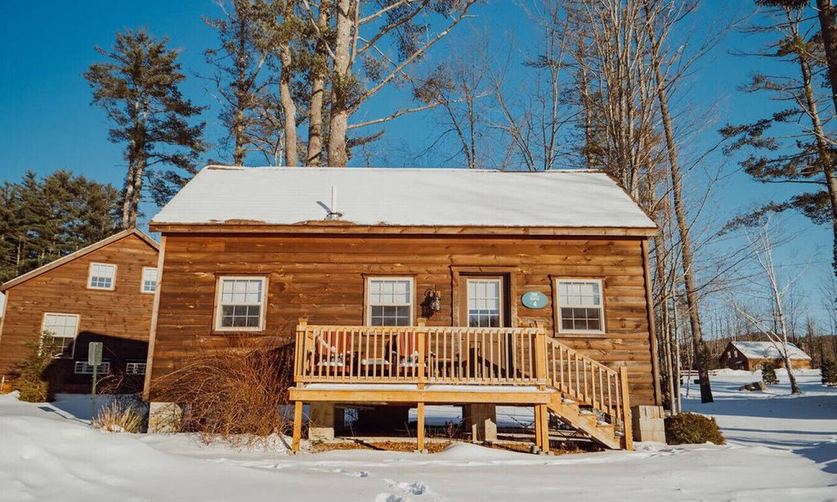 Bethlehem Cabin | Pine Cabin: Lakefront Log Cabin Retreat