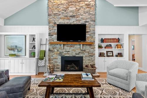 Old Town House | Pine Cone Cottage - Village of Pinehurst