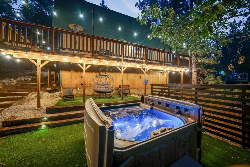 Sugarloaf House | Pine Den Cabin: Arcade+Fire Pit+BBQ