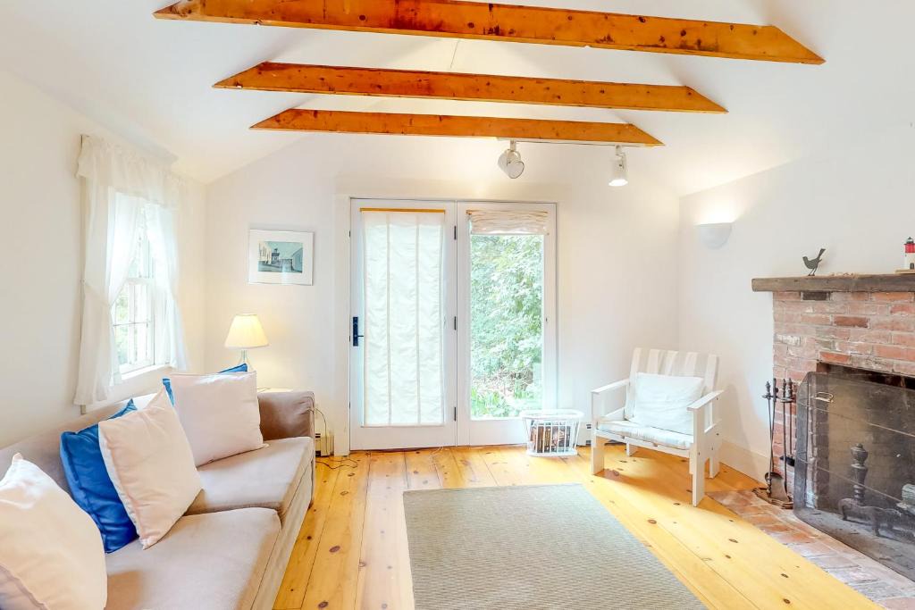 North Eastham House | Pine Grove Cottage