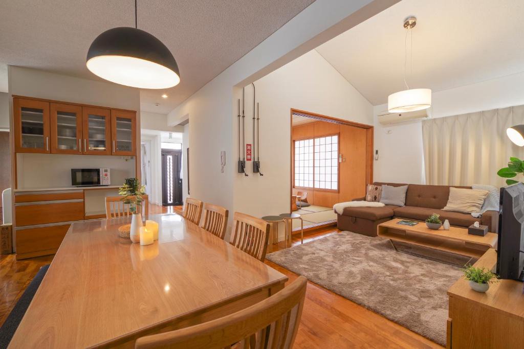 Chatan House | Pine House in ARAHA