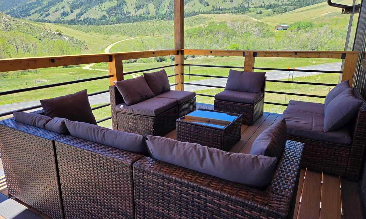 Centennial House | Pine & Peak Lodge in Centennial, WY Indoor Pickleball Ready! -No cleaning fee-