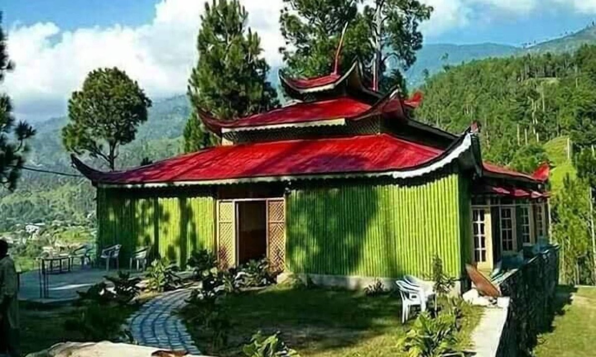 Loralai District Hotel | Pine Valley View