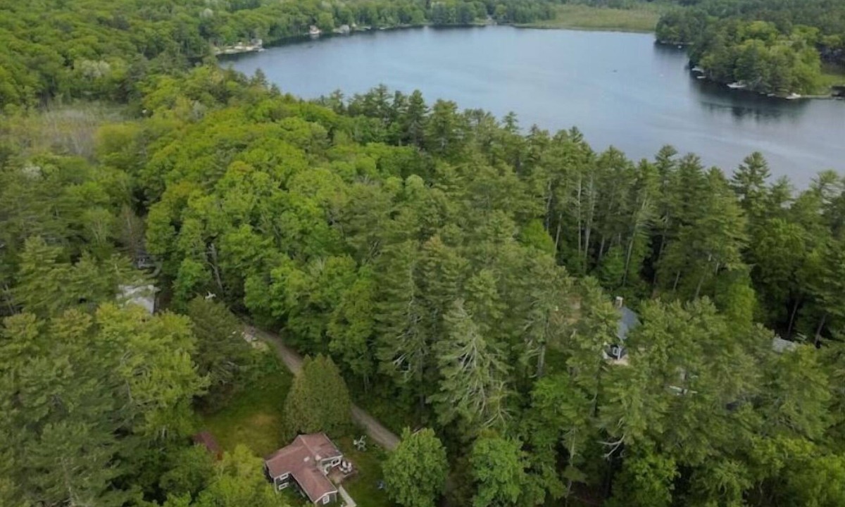 New Marlborough Cottage | Pine View Cottage, Berkshires Getaway Lake Buel w/lake rights. Pet friendly!