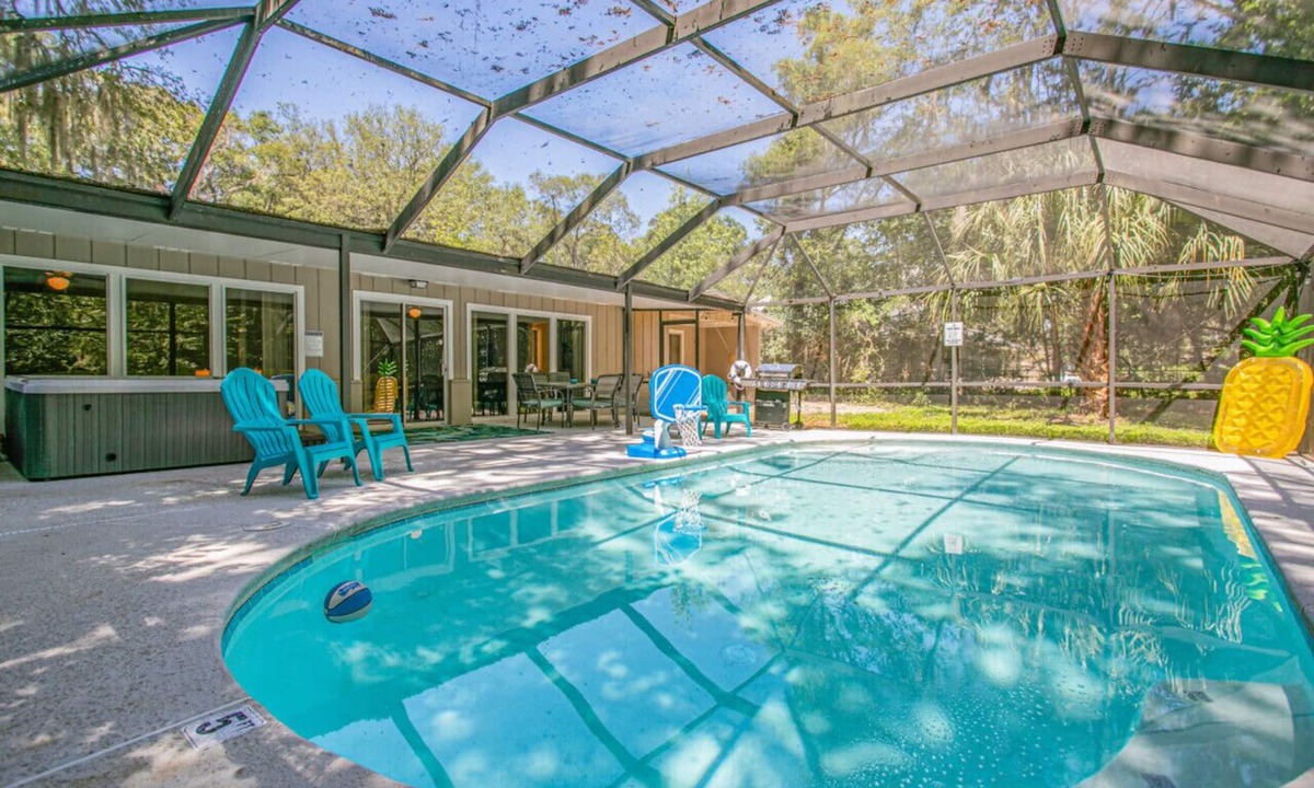 Arlington House | Pineapple Paradise~Pool+Hot Tub+Billiards+Grill!