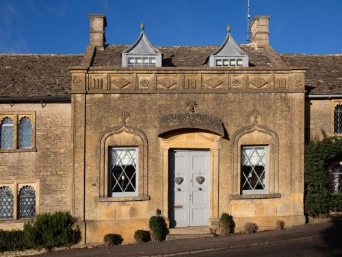Longborough House | Pineapple Spa Cottage