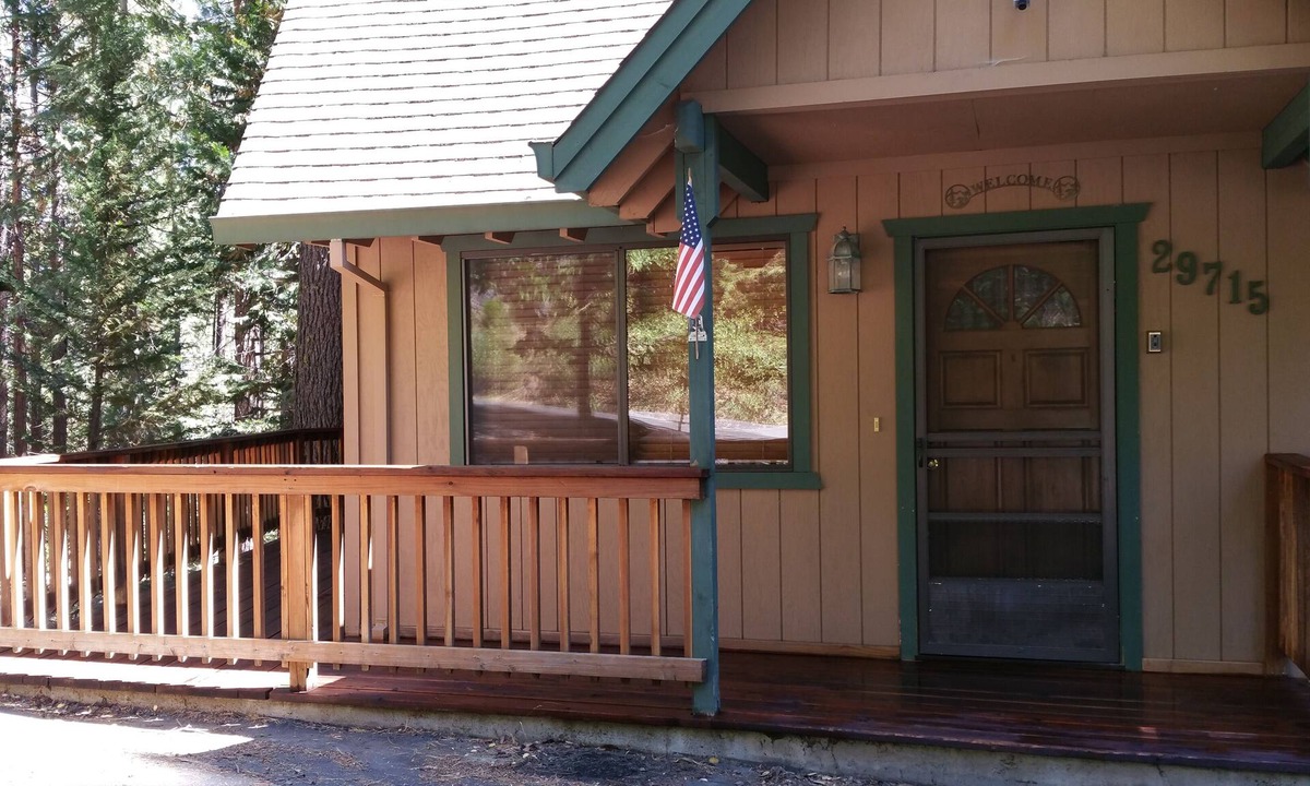 Cold Springs Cabin | Pinecrestarearentals #8 Comfy Cabin 3rd night free till 6/15. Just Book 2nights.