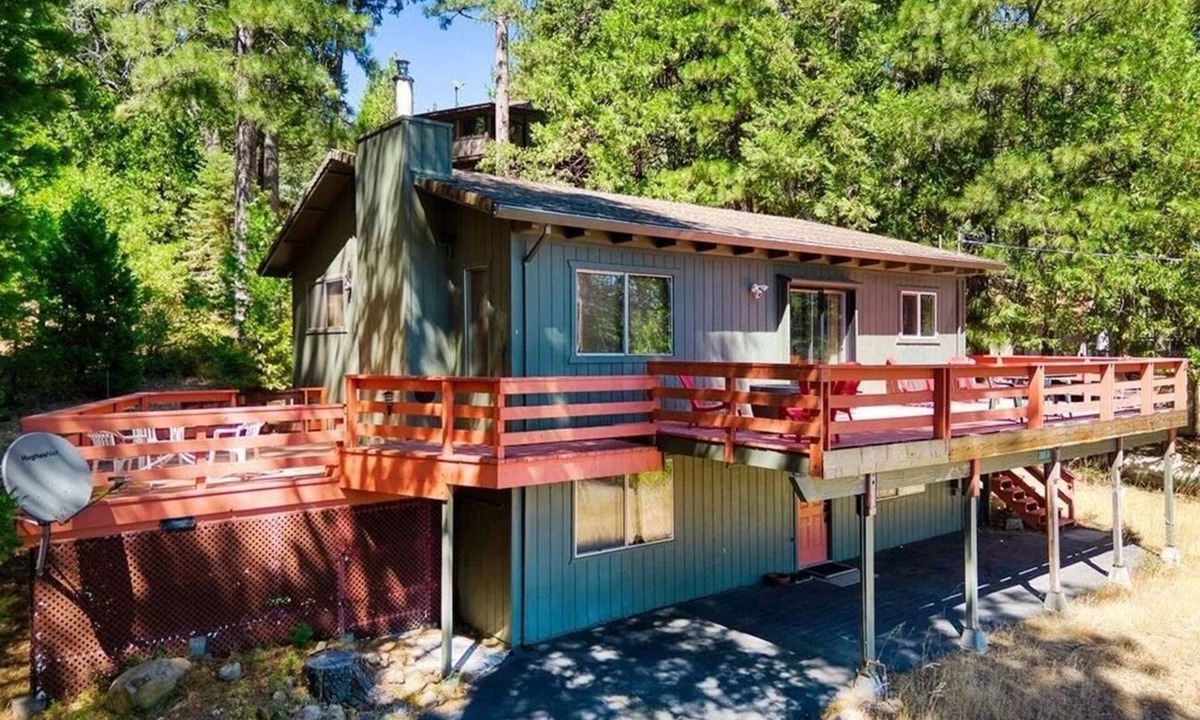Long Barn Cabin | Pinecrestarearentals #7 Great Cabin 3rd night free till 6/15 Just Book 2nights.