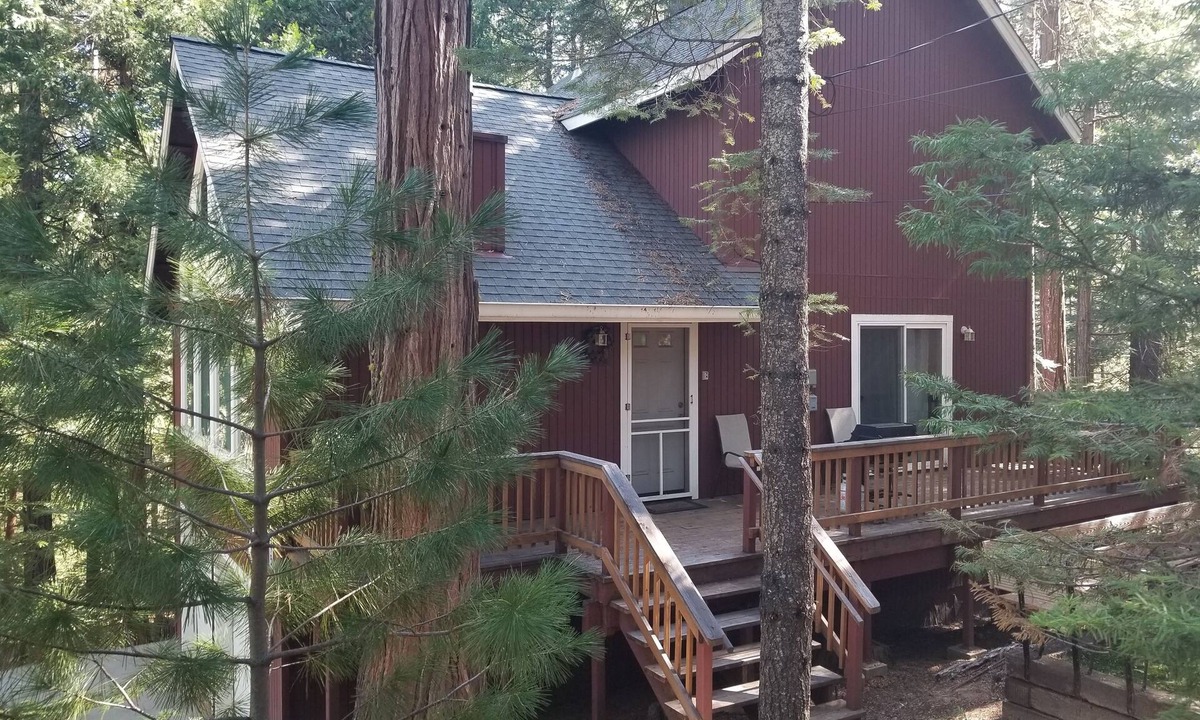 Long Barn Cabin | PinecrestAreaRentals #4 Book 2nights get 3rd free Feb 8 stay watch Superbowl!.