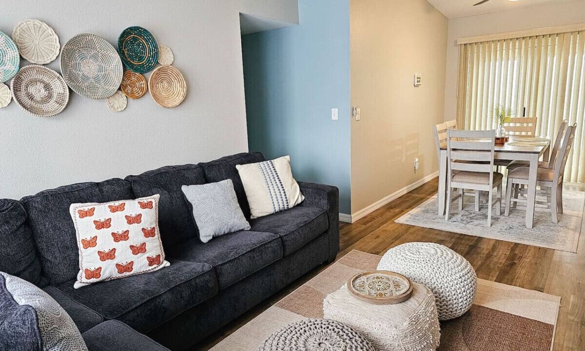Pinellas Park Apartment | Pinellas Perch: 3/2 central home, 10 mins to DTSP