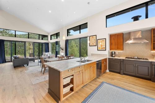 Jamestown House | Pineview Panorama Luxe Retreat 20 Mins to Boulder