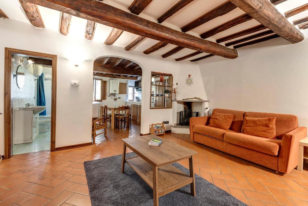 Sant' Ambrogio Apartment | Pinti 46