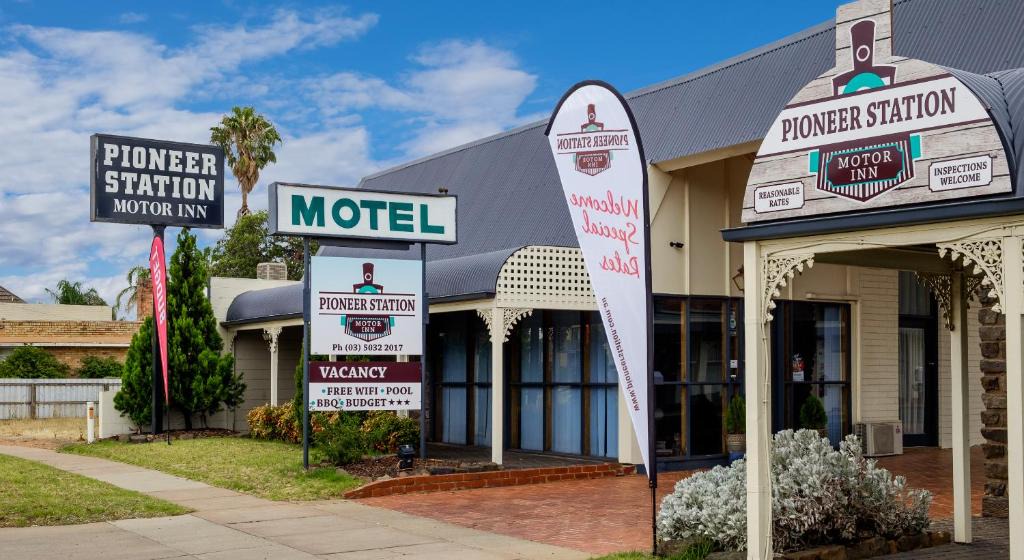 Swan Hill Hotel | Pioneer Station Motor Inn