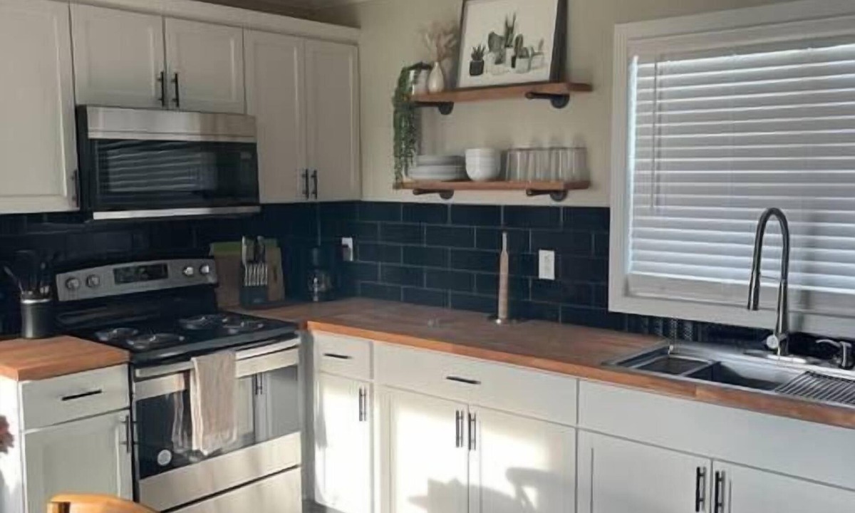 Hamilton House | Piper's Place - 2 Bedroom House in DT Hamilton