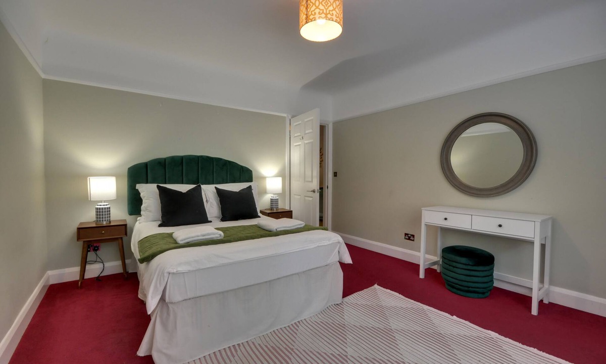 West Cliff Cottage | Pippin House - an apartment that sleeps 6 guests in 3 bedrooms