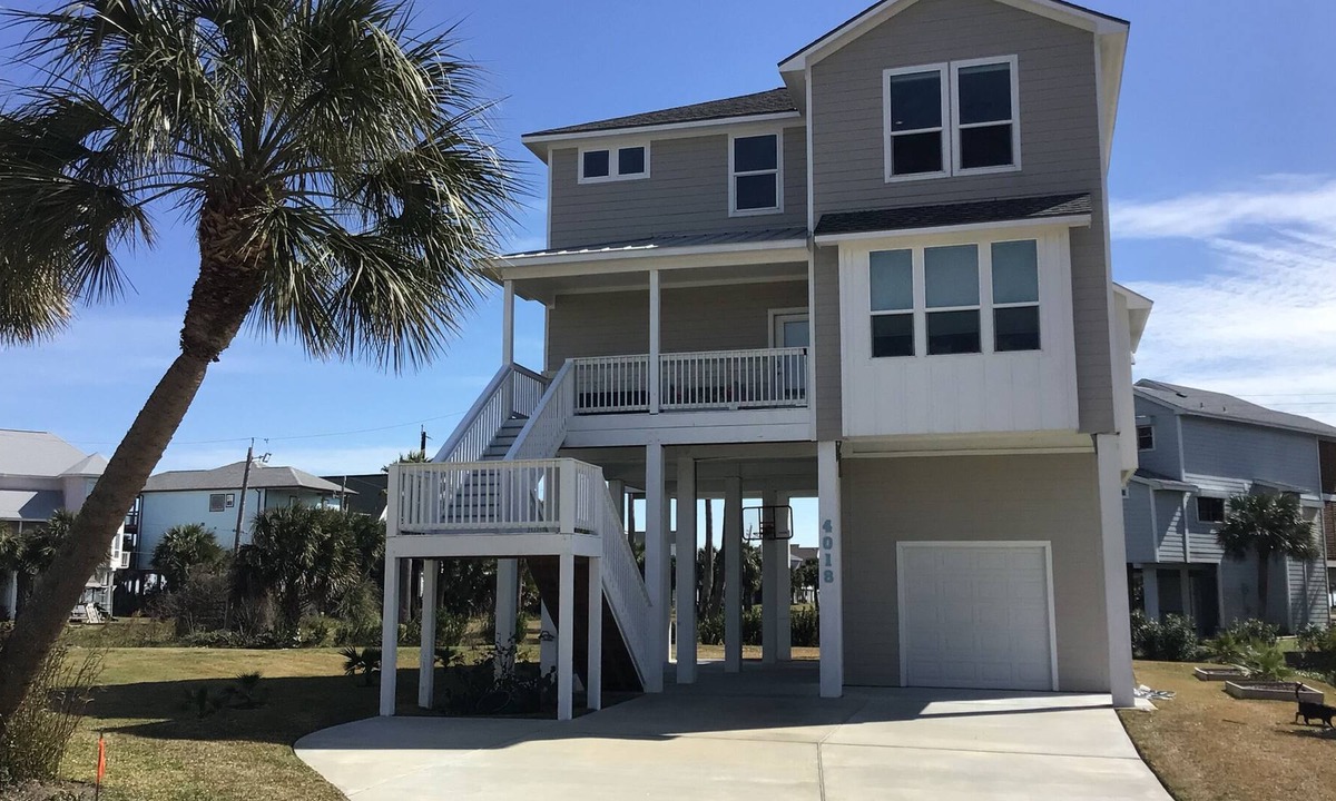 Pirates Beach House | Pirates beach, “A Wave From it All”