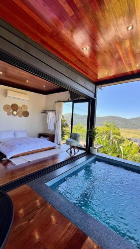 Florianopolis Villa | Piscina, vista e conforto no sul da ilha de floripa
