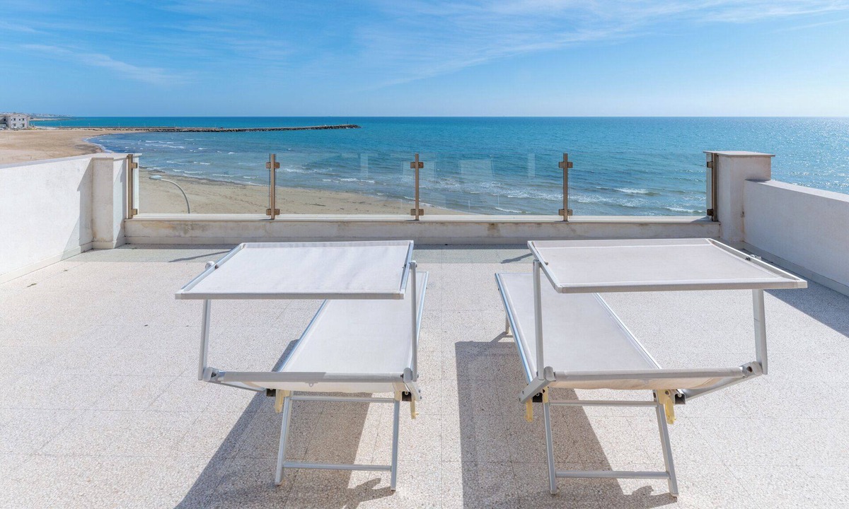 Donnalucata Apartment | Pitagora, beachfront apartment with panoramic view