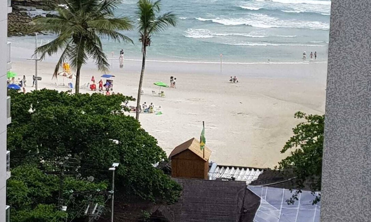 Centro Apartment | PITANGUEIRAS BEACH - 80 METERS FROM THE SEA - RIGHT ON THE SAND - BEACH SERVICE - WIFI