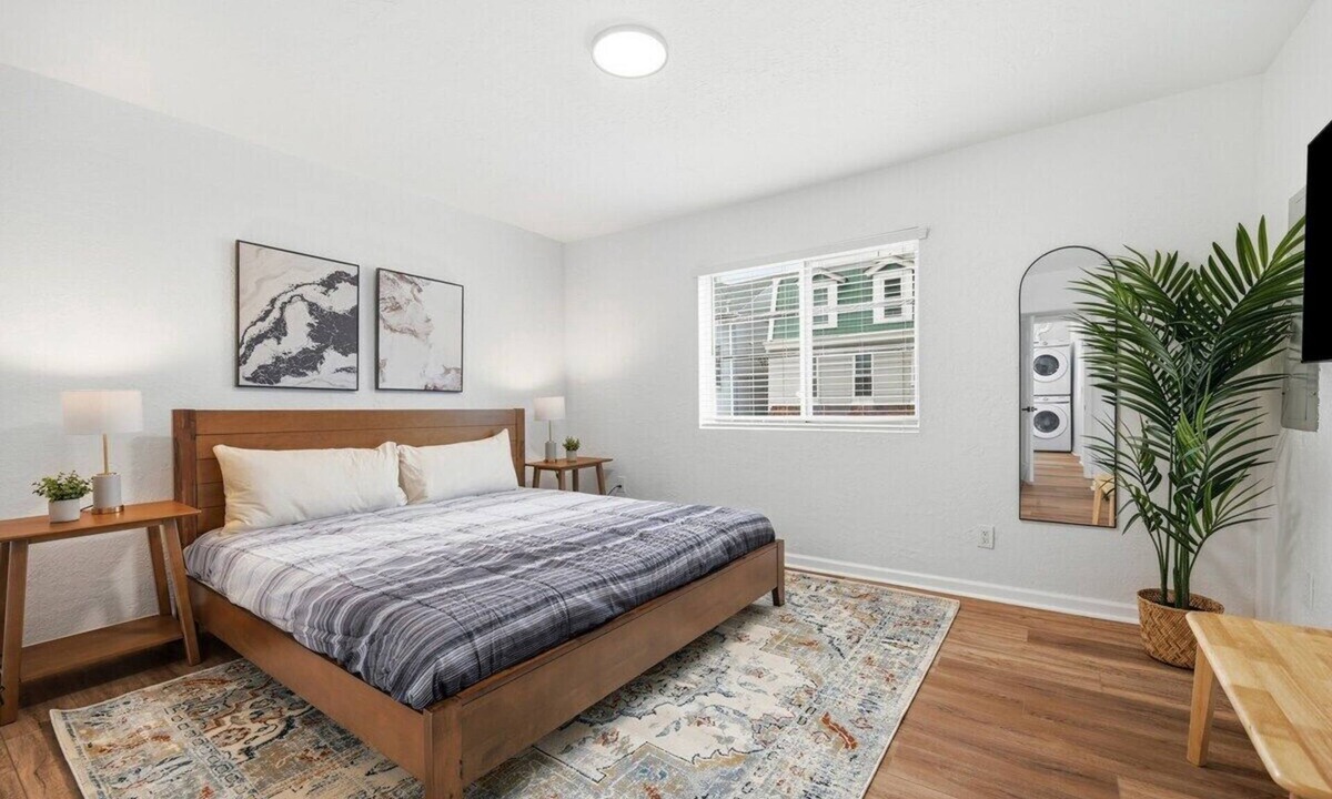Millvale Apartment | Pittsburgh/Millvale Modern & Stylish Two Bedroom Apartment, Free Street Parking