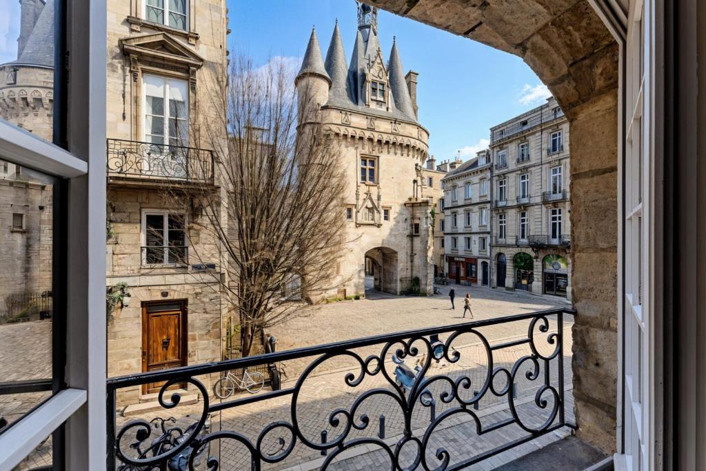 Hotel de Ville - Quinconces Apartment | Place du Palais
