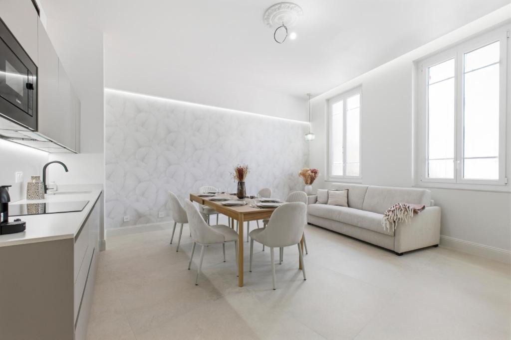 Old Town Apartment | Place du Palais