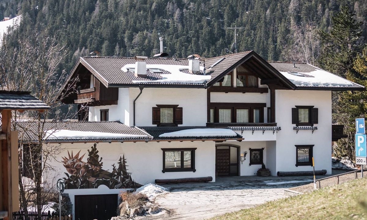 San Vigilio Villa | Plan de Corones Lodge Dolomites Ski IN/Ski OUT