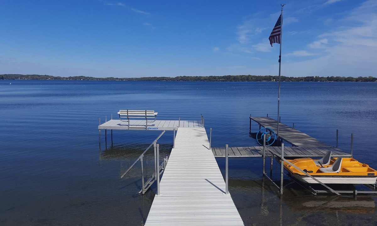 Lake Mills House | Plan now for your fall Getaway! 8 Adults max