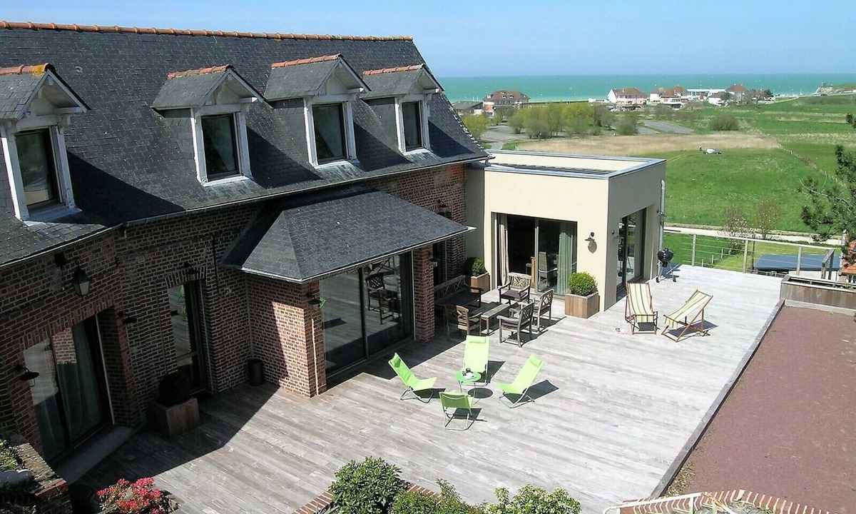 Hautot-sur-Mer Ski Chalet | Planches