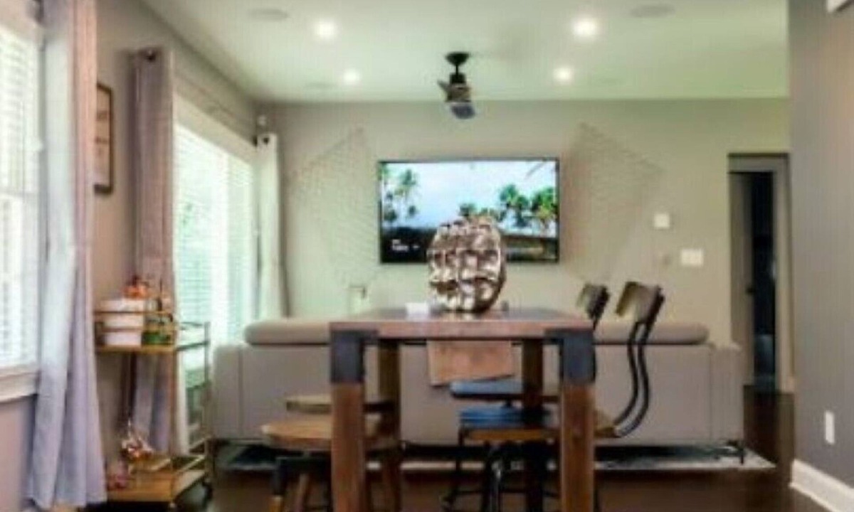 East Point House | Planes Place Airport
