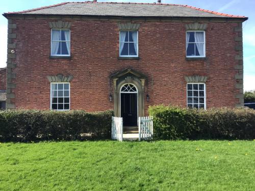 Wrexham Bed & Breakfast | Plas Bostock Farm