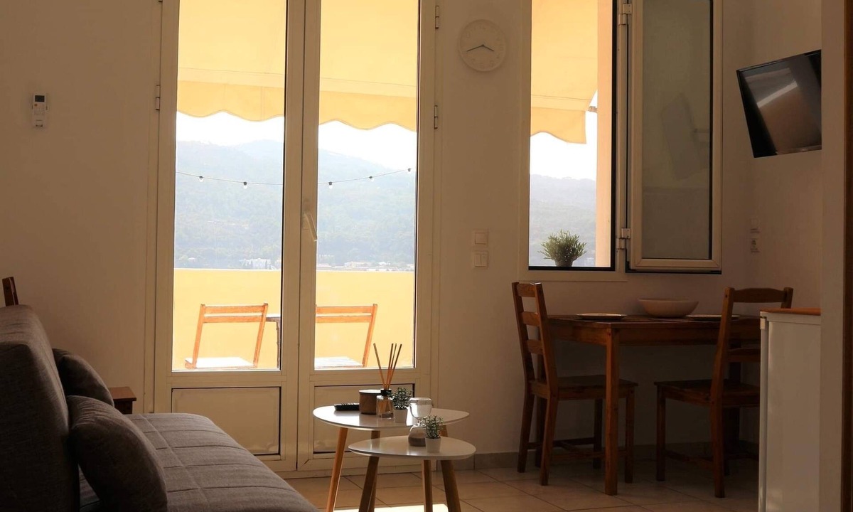 Vathi Apartment | Plateia sea view loft