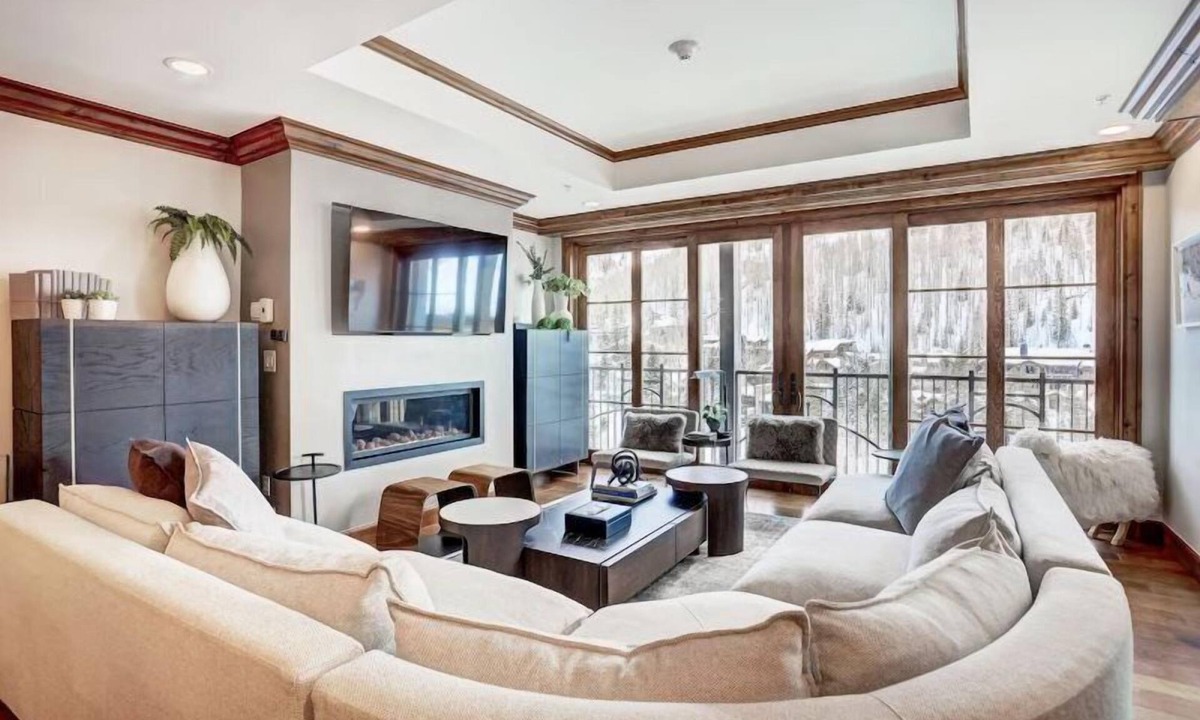 Vail Condo | Platinum Vail Ritz-carlton 4 Bedroom Mountain Residence Just One Block From the Eagle Bahn Gondola