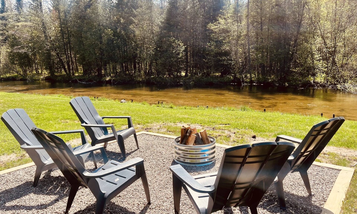 Honor House | Platte River Cabin