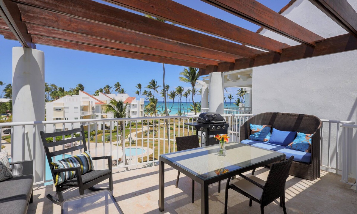 El Cortecito Condo | Playa Turquesa K403LO 200Mbps Private Beach Access