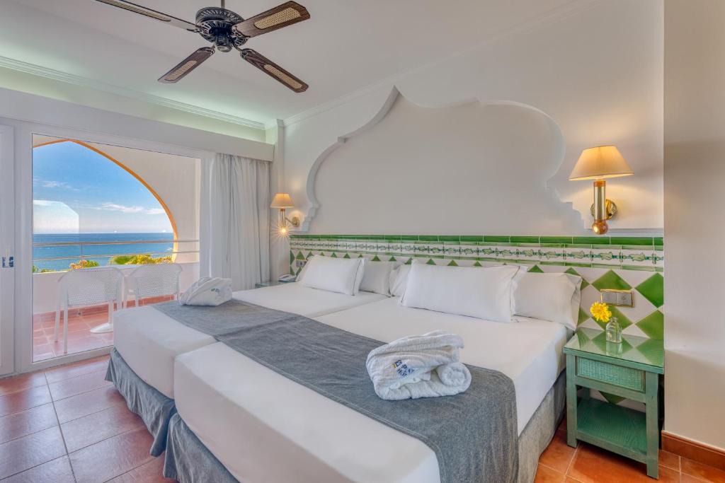 Velilla-Taramay Hotel | Playacálida