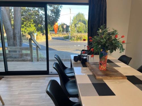 Ohakune House | Playground Fun & Spa on Town Doorstep!