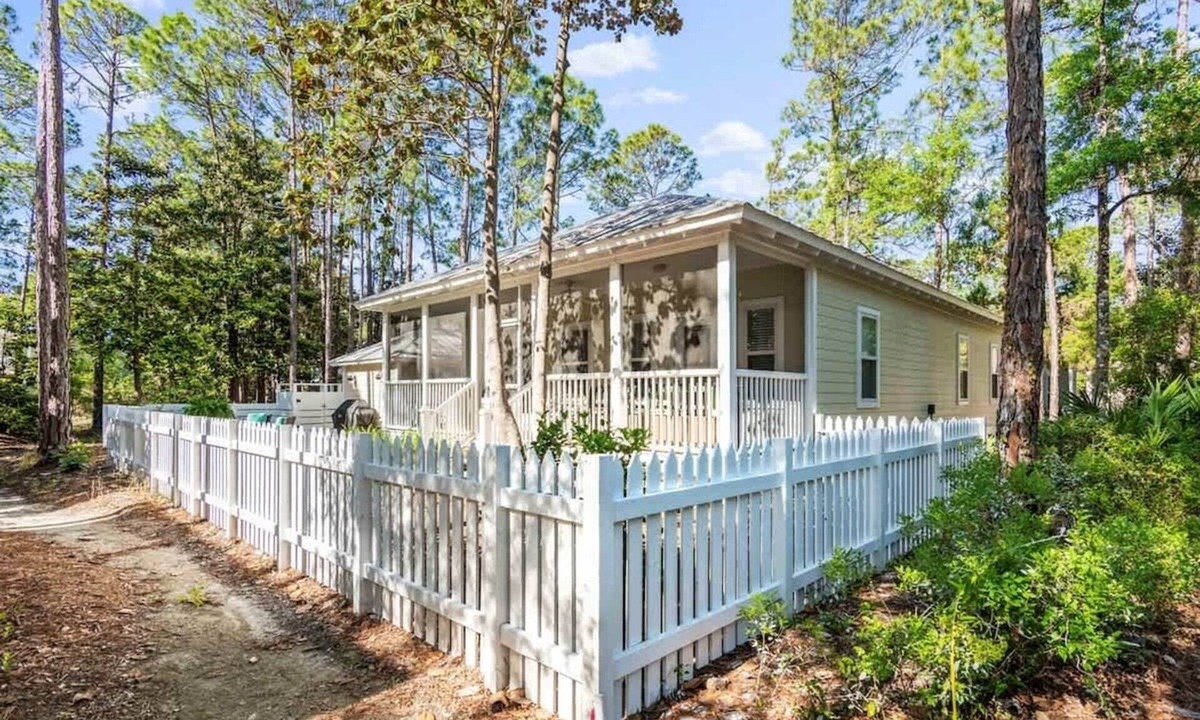 Seagrove Beach House | Playing Hooky! Dog Friendly- 4 Bikes- Heated Pool